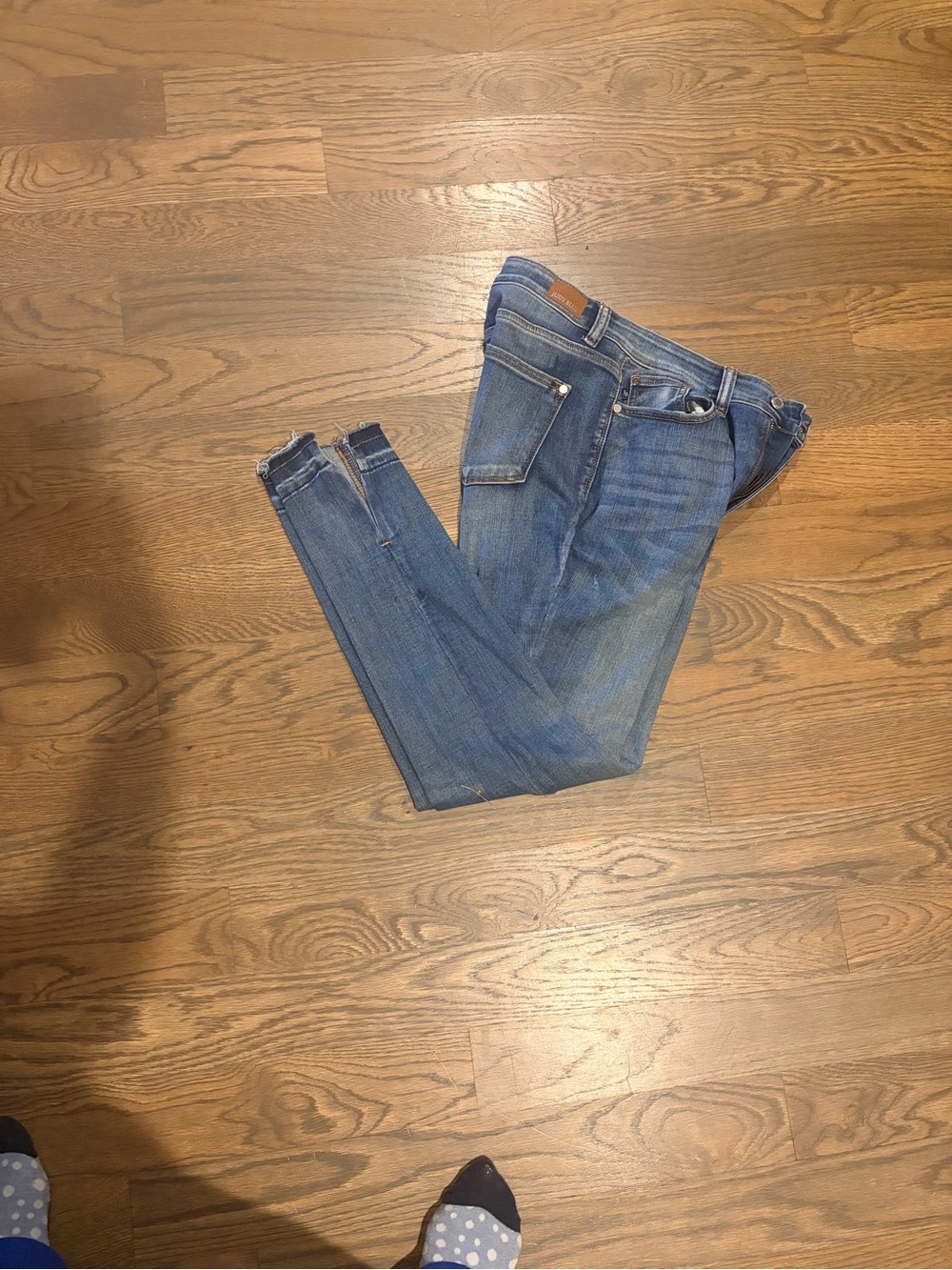 Judy Blue Medium Wash Ankle Jeans - Picture 3 of 6